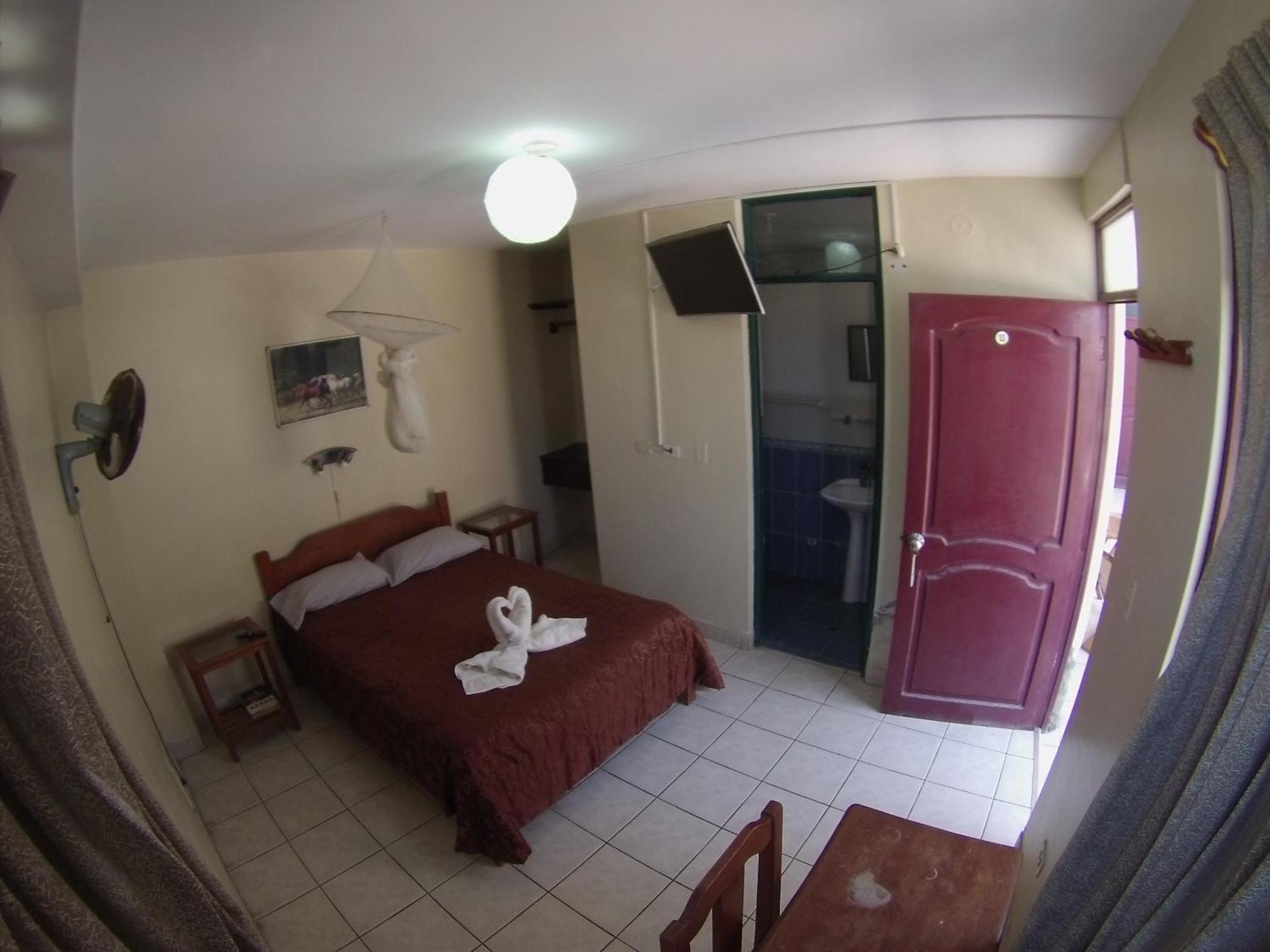 Hostal Naylamp Уанчако Екстер'єр фото